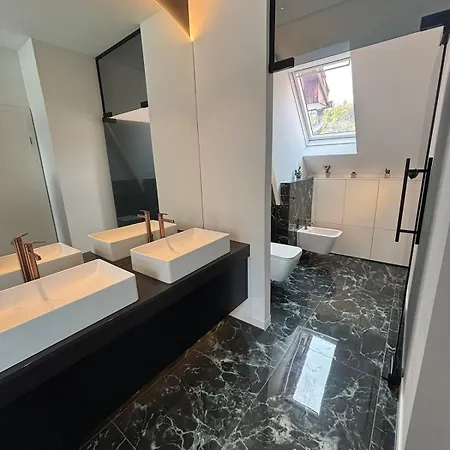 House In A Location Apartment *